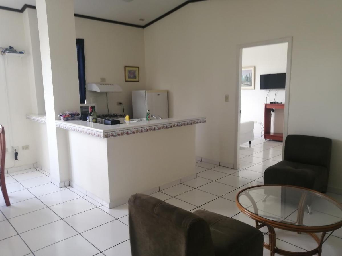 Hotel Villa Serena San Benito San Salvador Exteriör bild