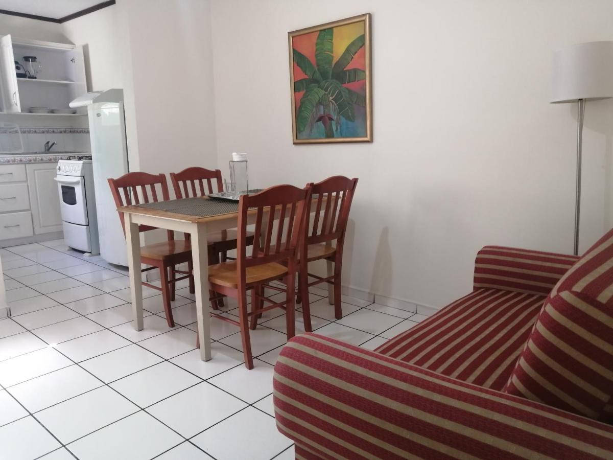 Hotel Villa Serena San Benito San Salvador Exteriör bild