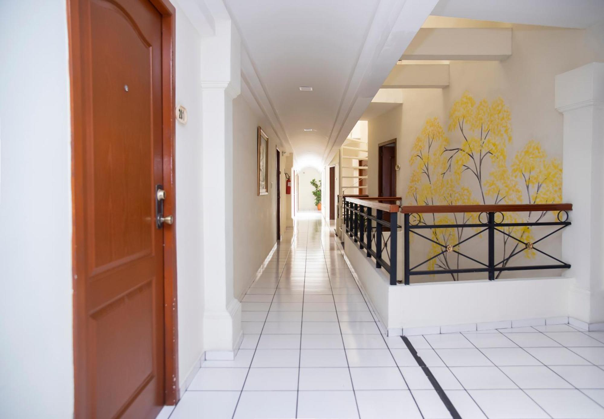 Hotel Villa Serena San Benito San Salvador Exteriör bild