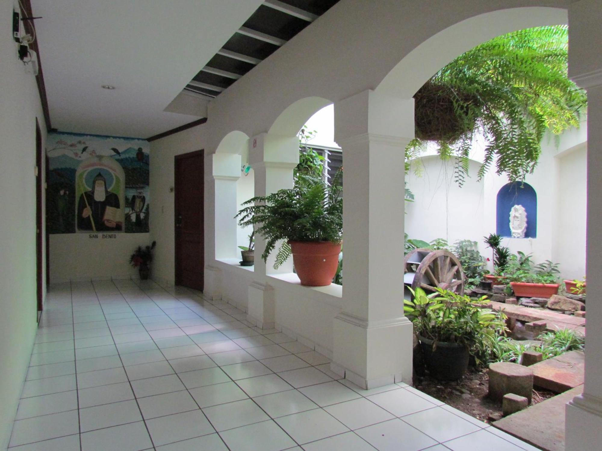 Hotel Villa Serena San Benito San Salvador Exteriör bild