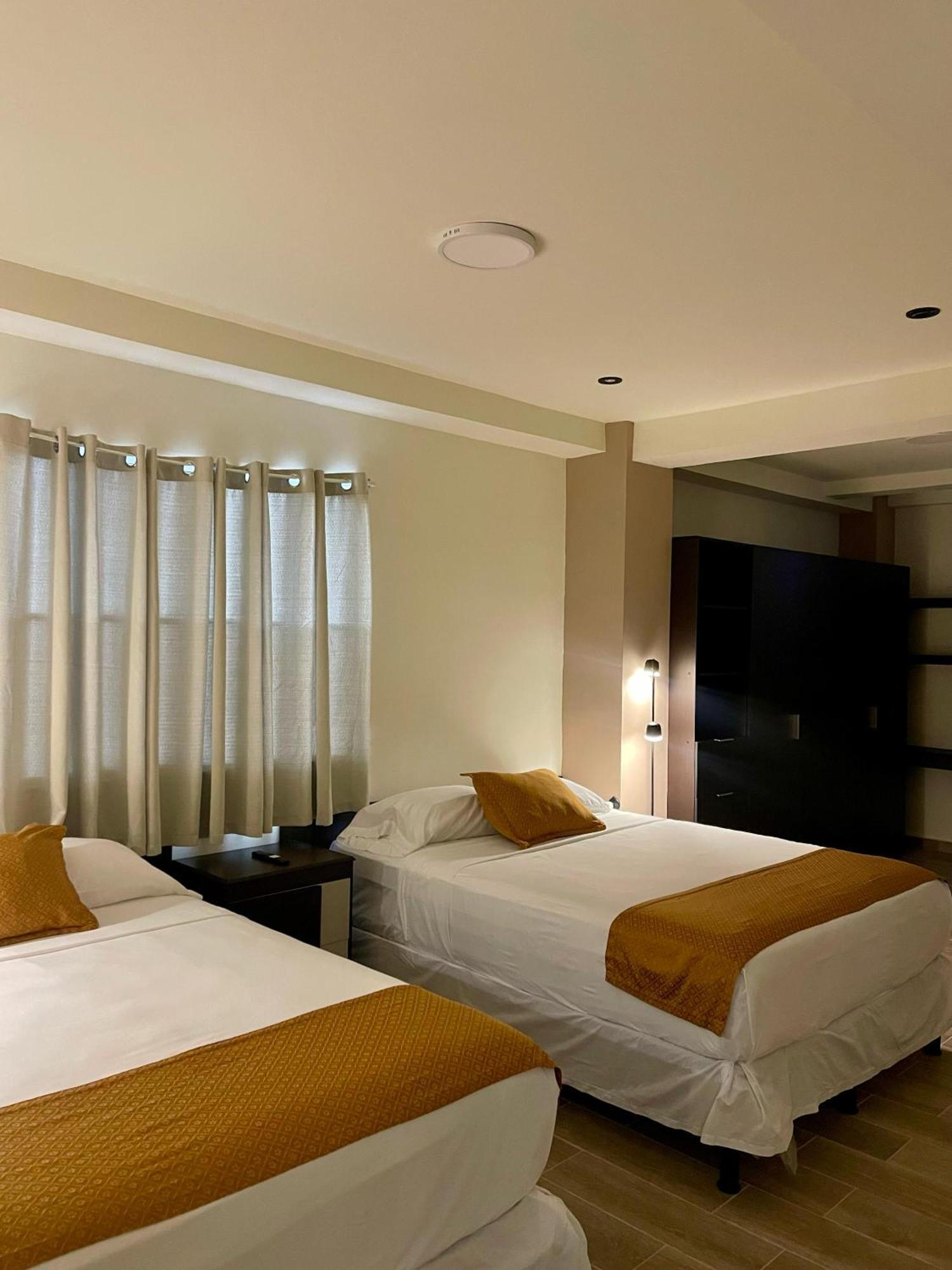 Hotel Villa Serena San Benito San Salvador Exteriör bild