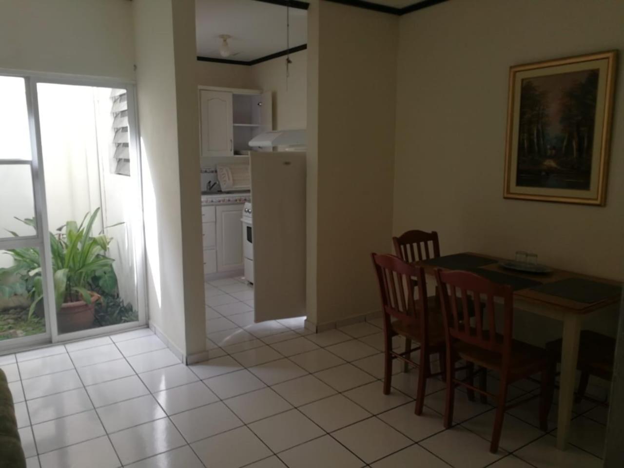 Hotel Villa Serena San Benito San Salvador Exteriör bild